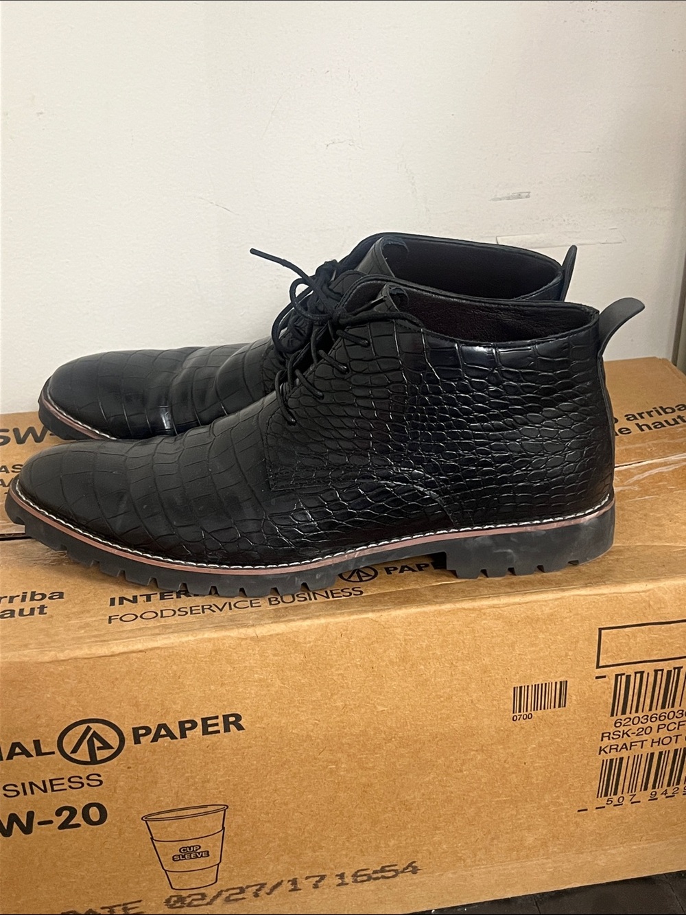 Men's Black Croc-Embossed Leather Chukka Boots